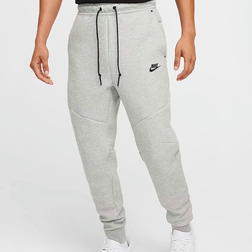 Men's Gray Nike tech Jogger Pants